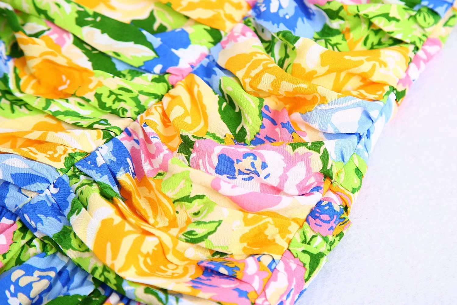 Summer Small Fresh V neck Yellow Printings Pleated Dress for Women