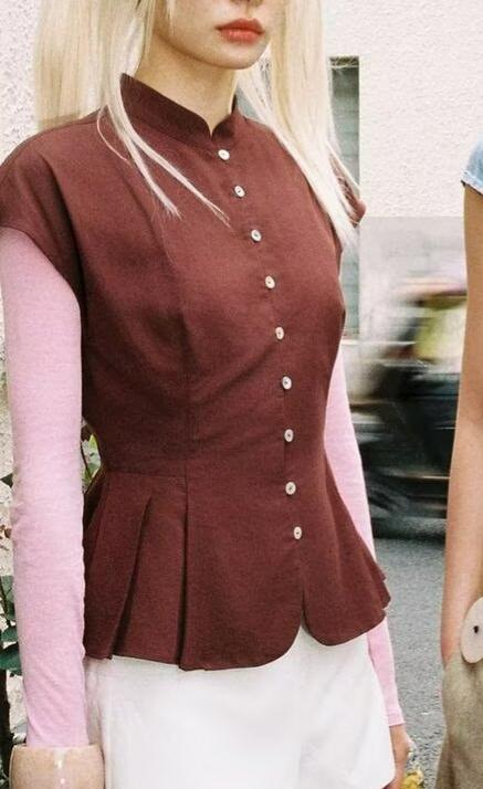 Spring Autumn Graceful Fashionable Women Sleeveless Turtleneck Short Hem Pleated Top